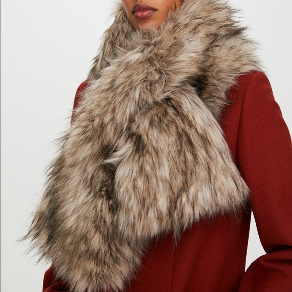 Aritzia Accessories - Aritzia Faux Fur Scarf Babaton